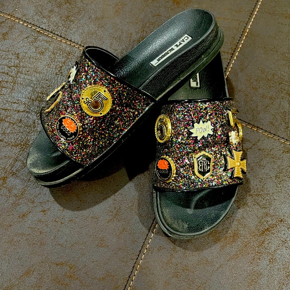 🌻 Cute Sandals 🌻 - Picture 3 of 5